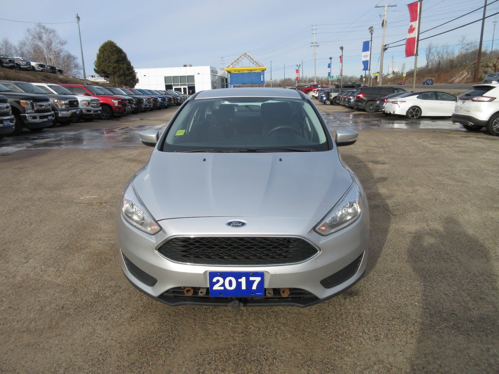 2017 Ford Focus SE in North Bay, Ontario - 8 - w1024h768px