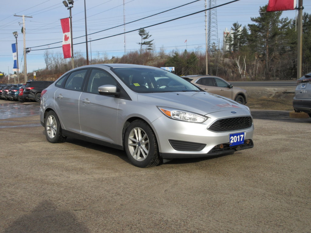 2017 Ford Focus SE in North Bay, Ontario - 7 - w1024h768px