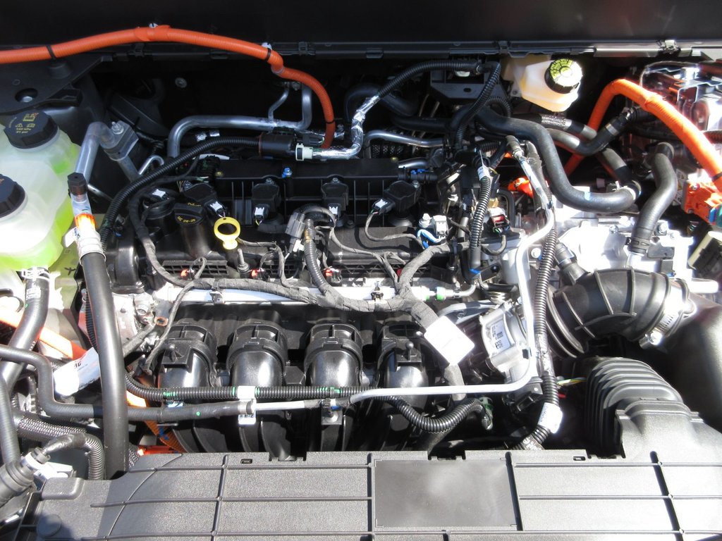 2025 Ford Maverick XL in North Bay, Ontario - 9 - w1024h768px
