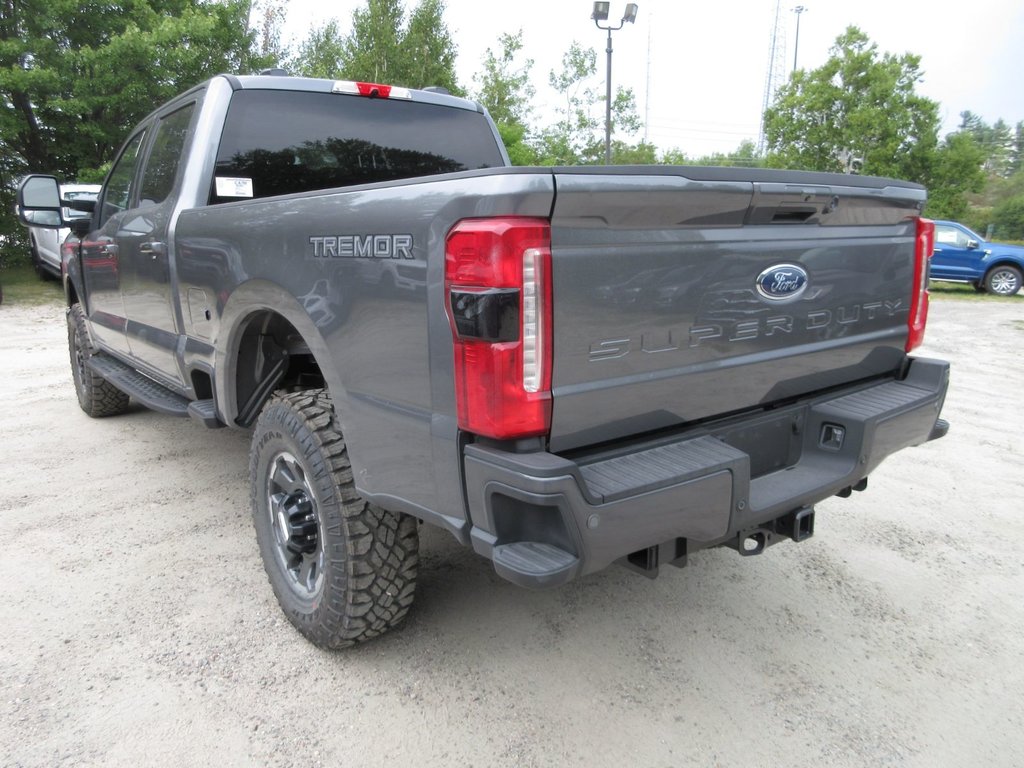 Ford Super Duty F-250 SRW XLT 2024 à North Bay, Ontario - 3 - w1024h768px