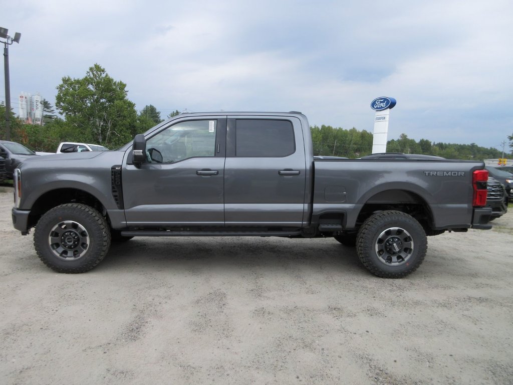 Ford Super Duty F-250 SRW XLT 2024 à North Bay, Ontario - 2 - w1024h768px