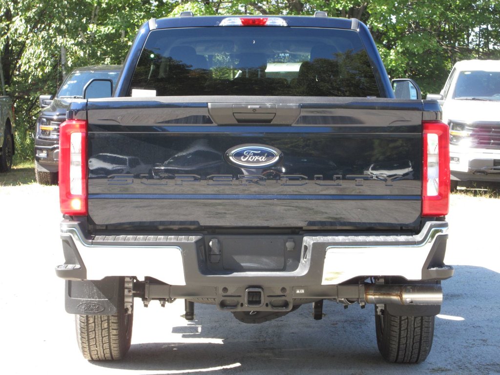 2024 Ford Super Duty F-250 SRW XLT in North Bay, Ontario - 4 - w1024h768px