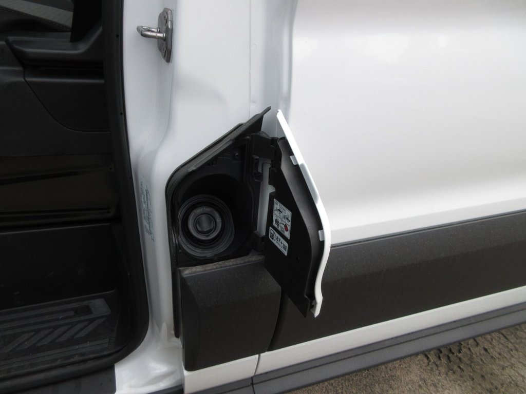 Ford Transit Cargo Van  2025 à North Bay, Ontario - 14 - w1024h768px