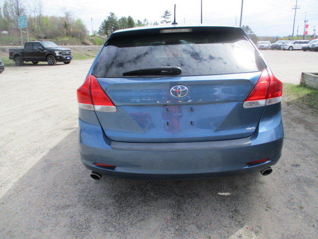 2010 Toyota Venza in North Bay, Ontario - 5 - w1024h768px