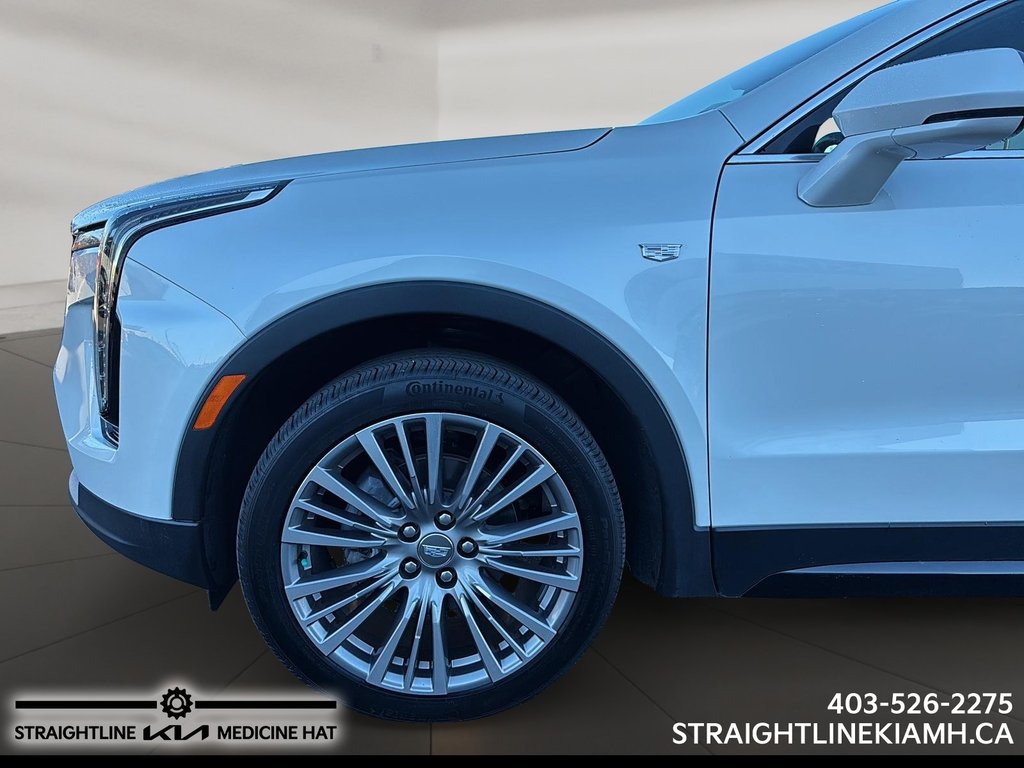 2024 Cadillac XT4 AWD Premium Luxury-6
