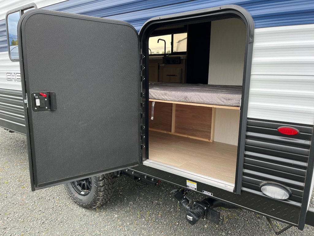 2026 Cherokee CKT16BHSW Wolf pup in Terrace, British Columbia - 7 - w1024h768px