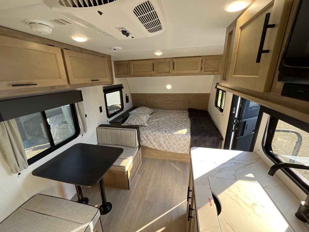 2026 Cherokee CKT16BHSW Wolf pup in Terrace, British Columbia - 9 - w1024h768px