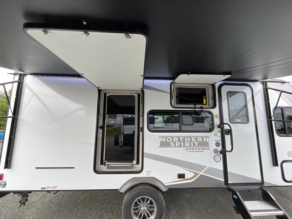 2025 Coachmen Bijou 19BHB in Terrace, British Columbia - 4 - w1024h768px