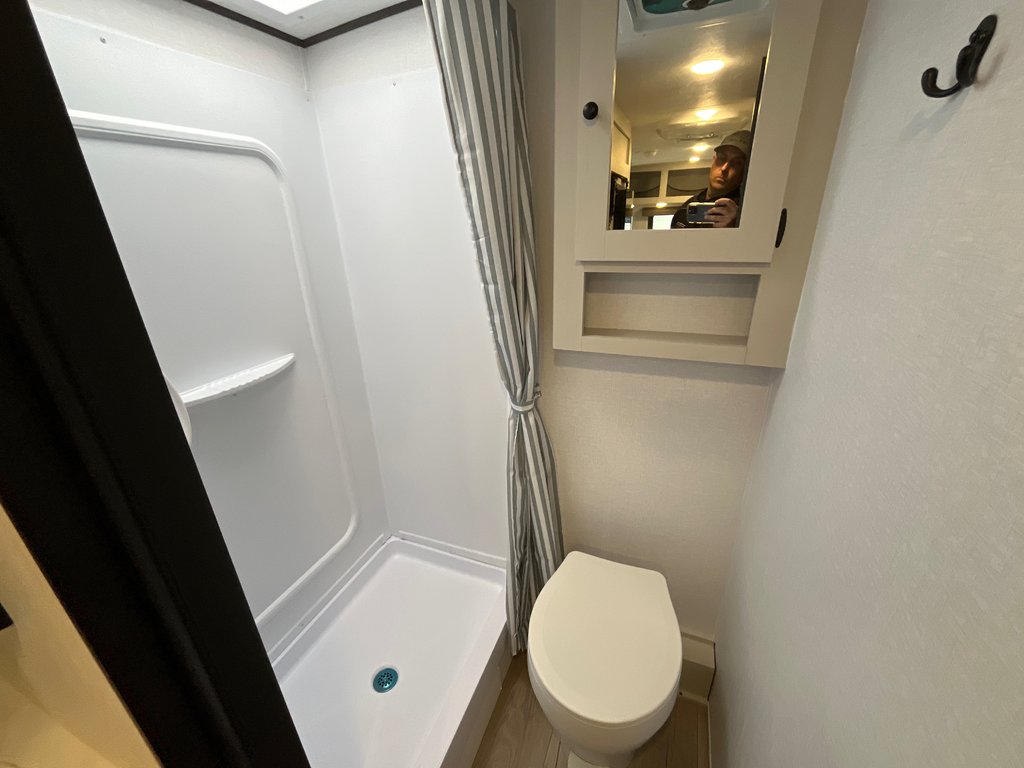2025 Coachmen Bijou 19BHB in Terrace, British Columbia - 15 - w1024h768px