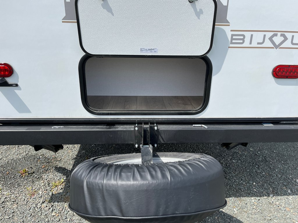 2025 Coachmen Bijou 16RDB in Terrace, British Columbia - 5 - w1024h768px
