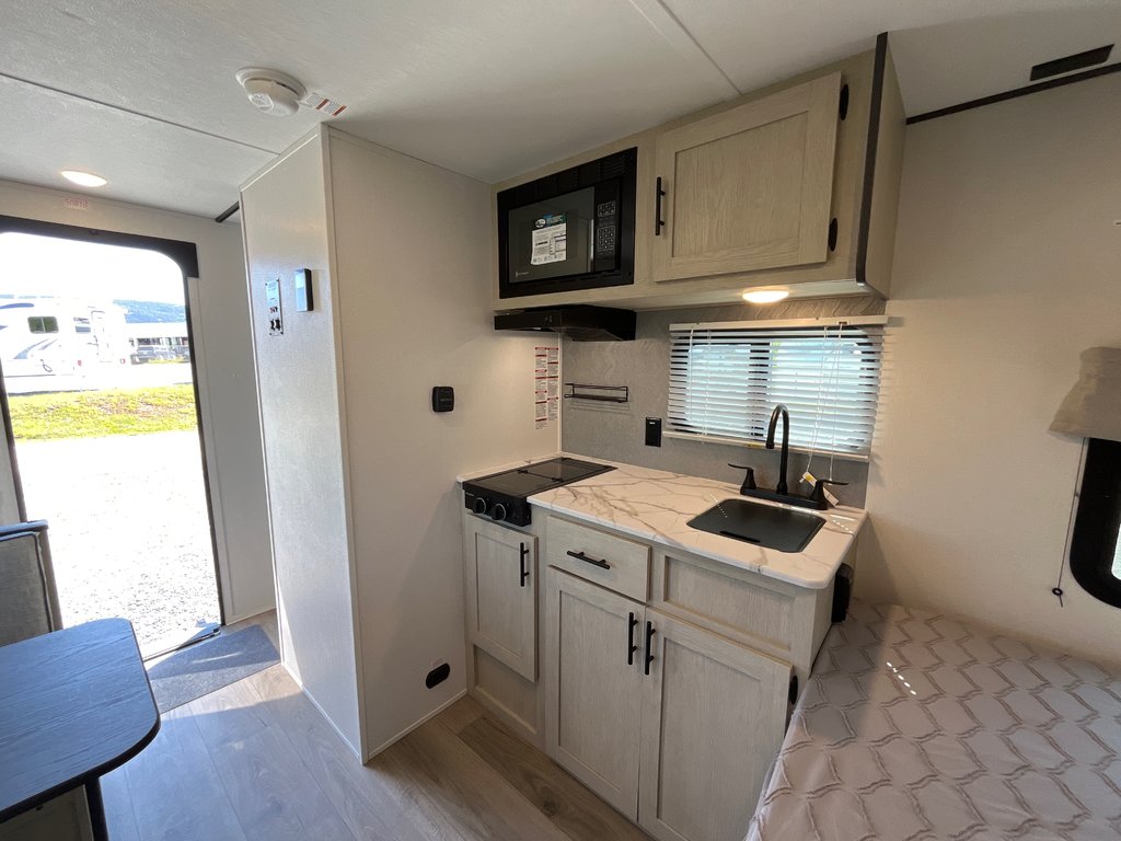 2025 Coachmen Compact 160BH in Terrace, British Columbia - 8 - w1024h768px