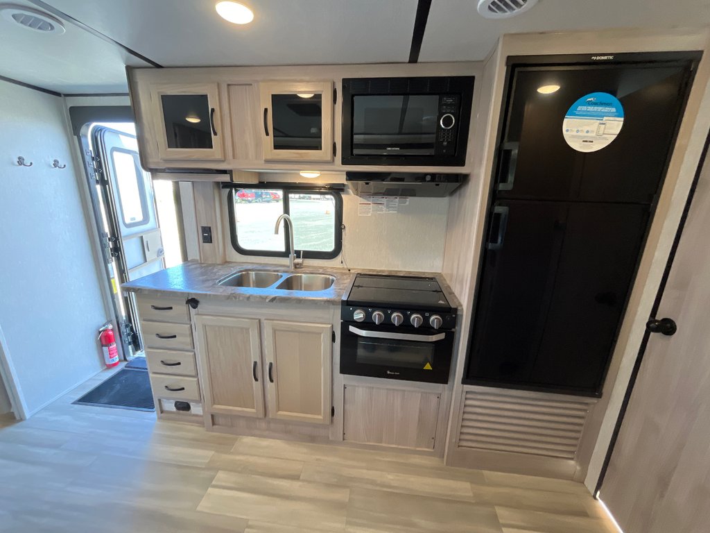 2021 Coachmen Northern Spirit DLX SBT2145RBX in Terrace, British Columbia - 16 - w1024h768px