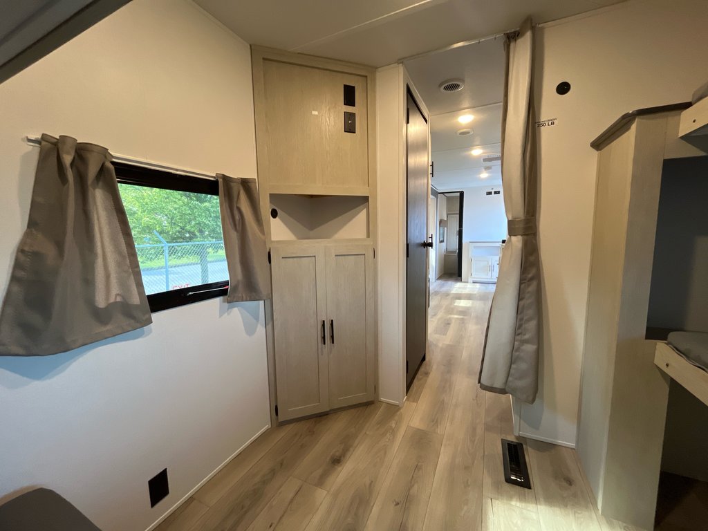 2026 Coachmen Northern Spirit DLX SBT5300QB-53 in Terrace, British Columbia - 14 - w1024h768px