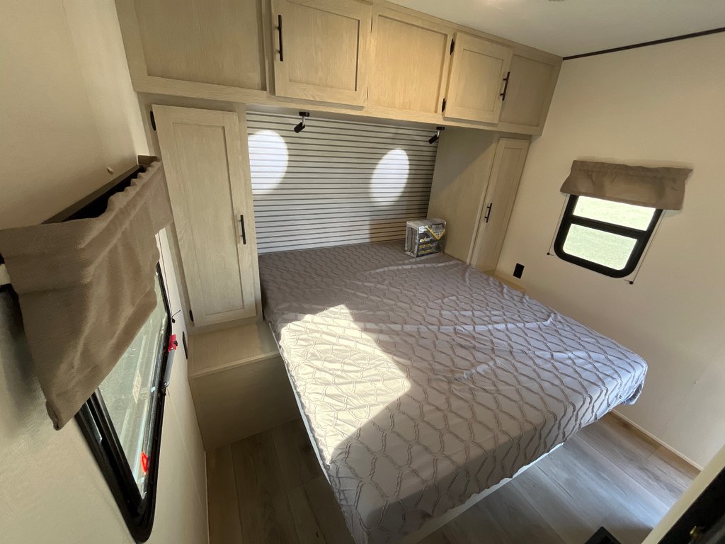2026 Coachmen Northern Spirit DLX SBT5300QB-53 in Terrace, British Columbia - 9 - w1024h768px