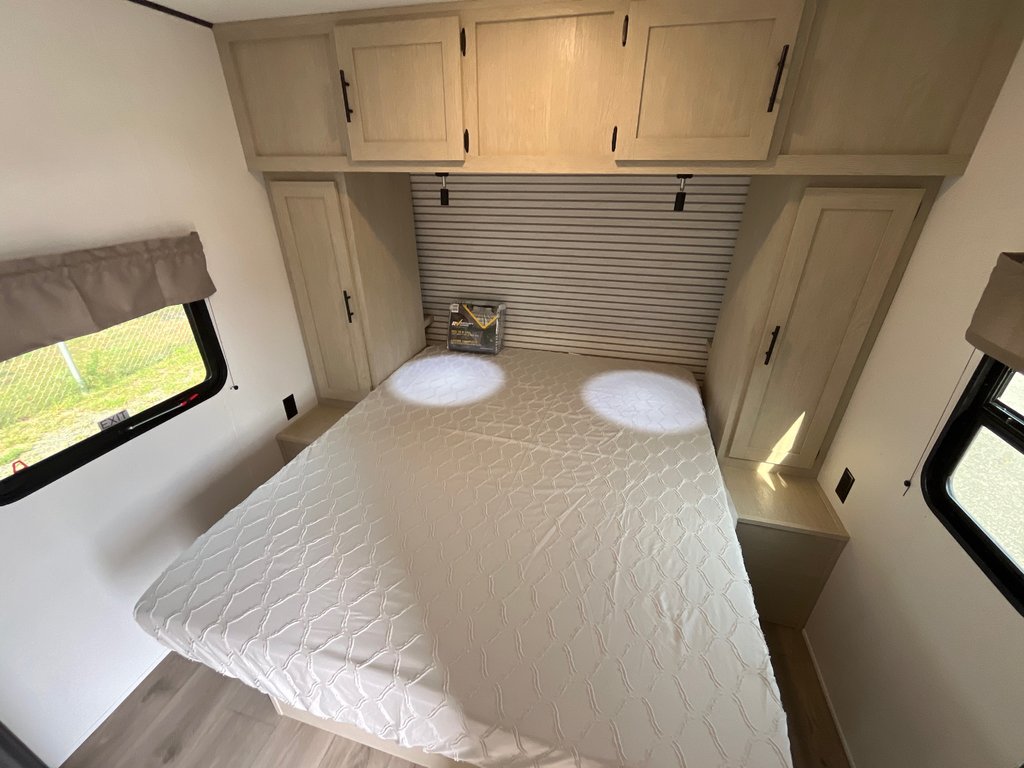 2026 Coachmen Northern Spirit DLX 5260-RBS in Terrace, British Columbia - 10 - w1024h768px