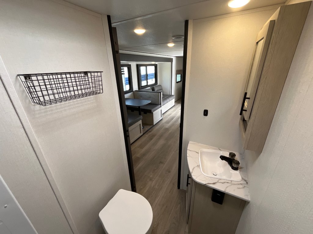 2025 Coachmen Northern Spirit DLX SBT5260DB in Terrace, British Columbia - 11 - w1024h768px