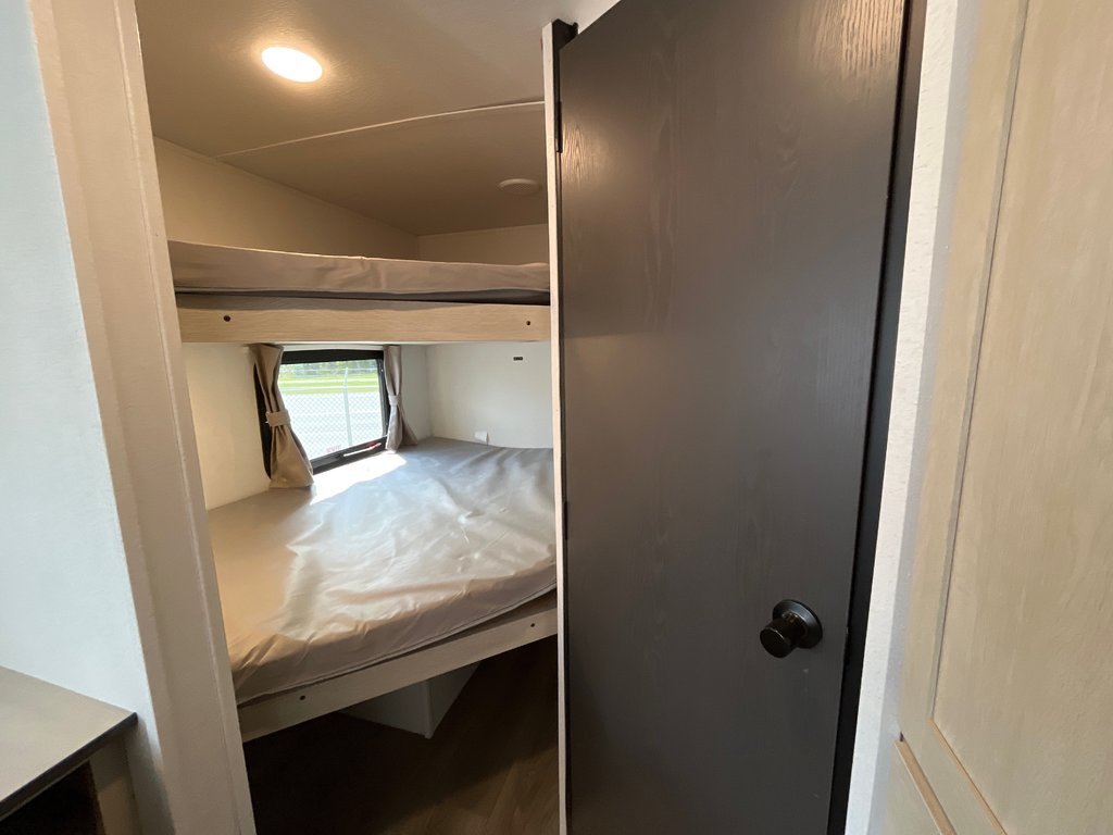2025 Coachmen Northern Spirit DLX SBT5260BH in Terrace, British Columbia - 7 - w1024h768px