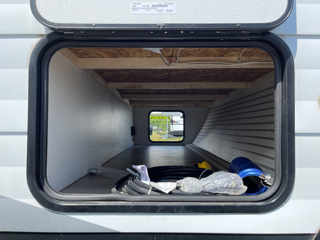 2025 Coachmen Northern Spirit DLX SBT5260BH in Terrace, British Columbia - 5 - w1024h768px