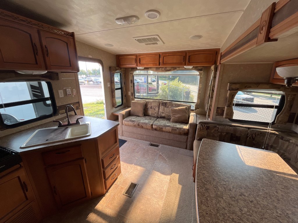 2011 Forest River PUMA M-253FBS in Terrace, British Columbia - 5 - w1024h768px