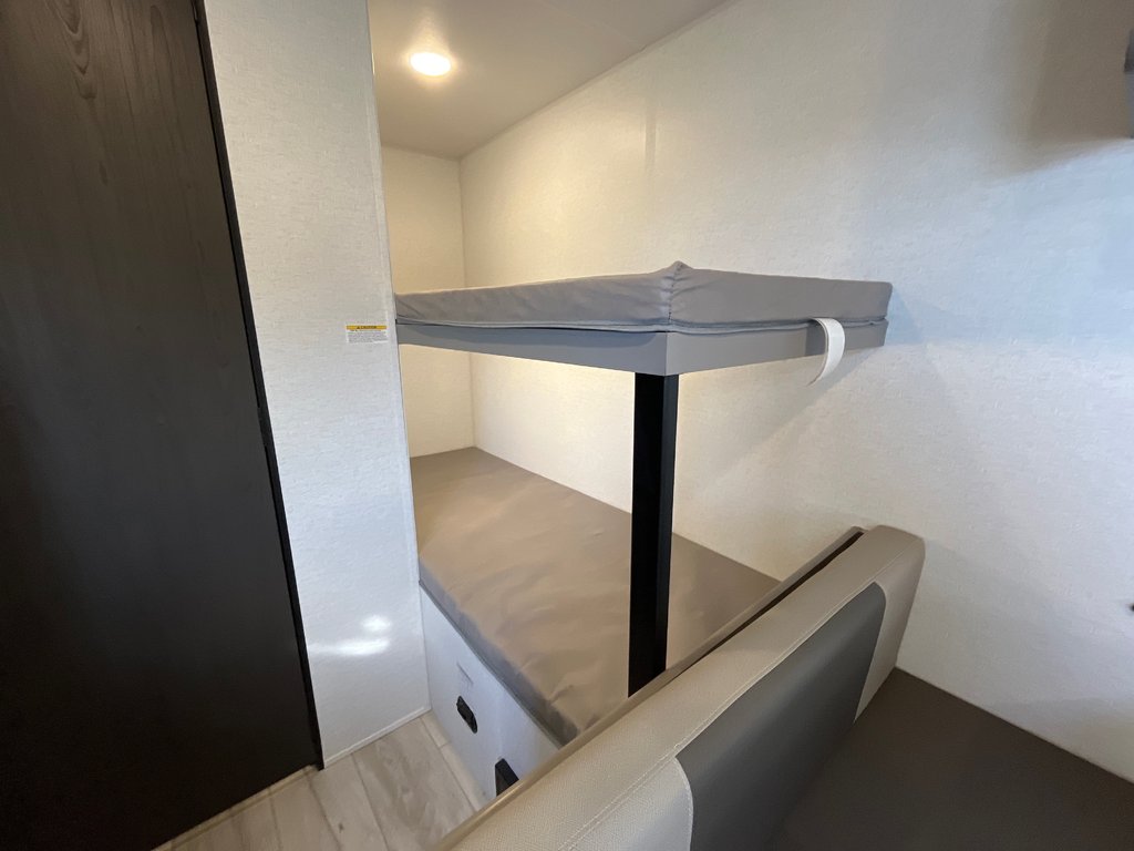 2025 Keystone 175BH Hideout in Terrace, British Columbia - 5 - w1024h768px