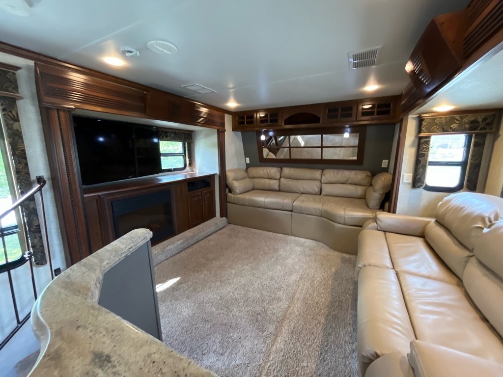 2014 Keystone ALPINE 3620FL in Terrace, British Columbia - 11 - w1024h768px