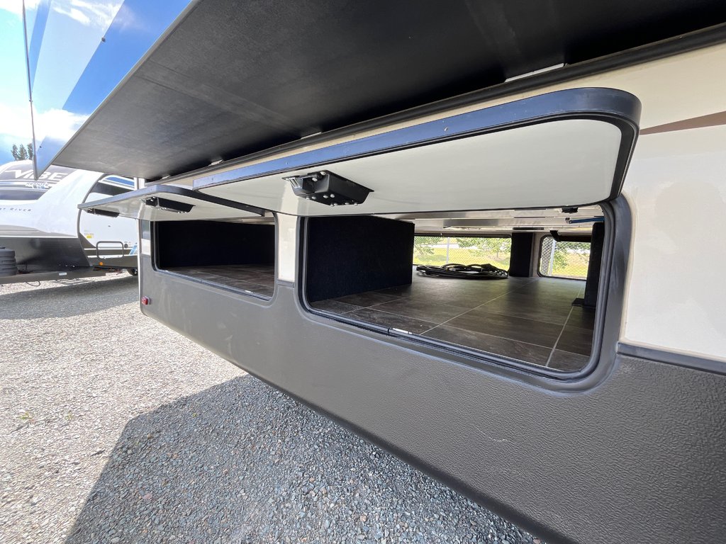 2014 Keystone ALPINE 3620FL in Terrace, British Columbia - 5 - w1024h768px