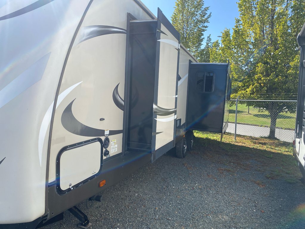 2015 Keystone SUNSET TRAIL in Terrace, British Columbia - 3 - w1024h768px