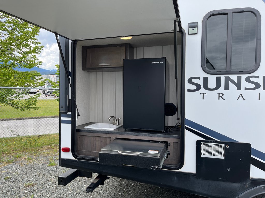 2019 Keystone SUNSET TRAIL SS222RB in Terrace, British Columbia - 4 - w1024h768px