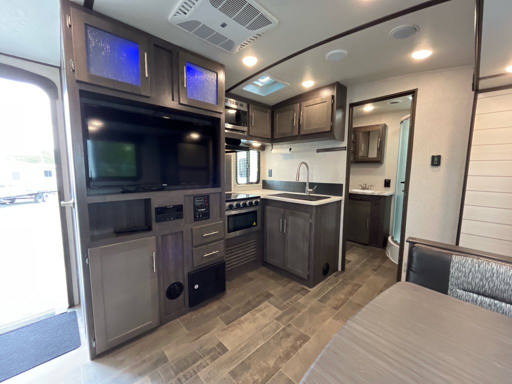 2019 Keystone SUNSET TRAIL SS222RB in Terrace, British Columbia - 7 - w1024h768px