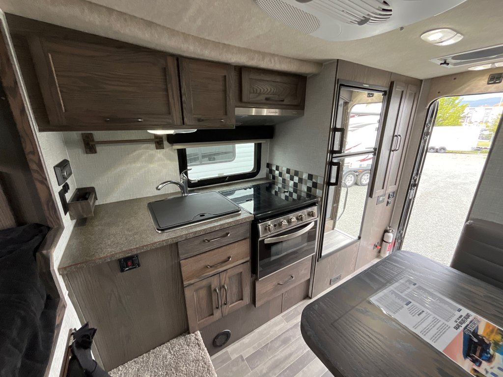2023 NORTHERN LITE EXLE 8-11 Dry Bath in Terrace, British Columbia - 20 - w1024h768px