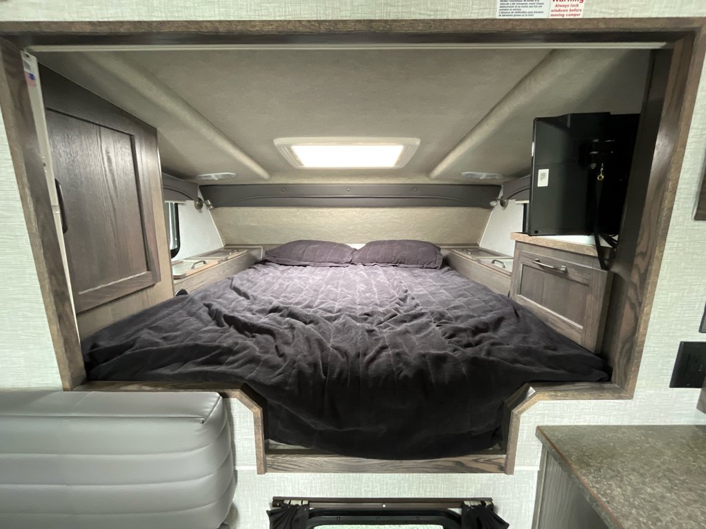 2023 NORTHERN LITE EXLE 8-11 Dry Bath in Terrace, British Columbia - 9 - w1024h768px