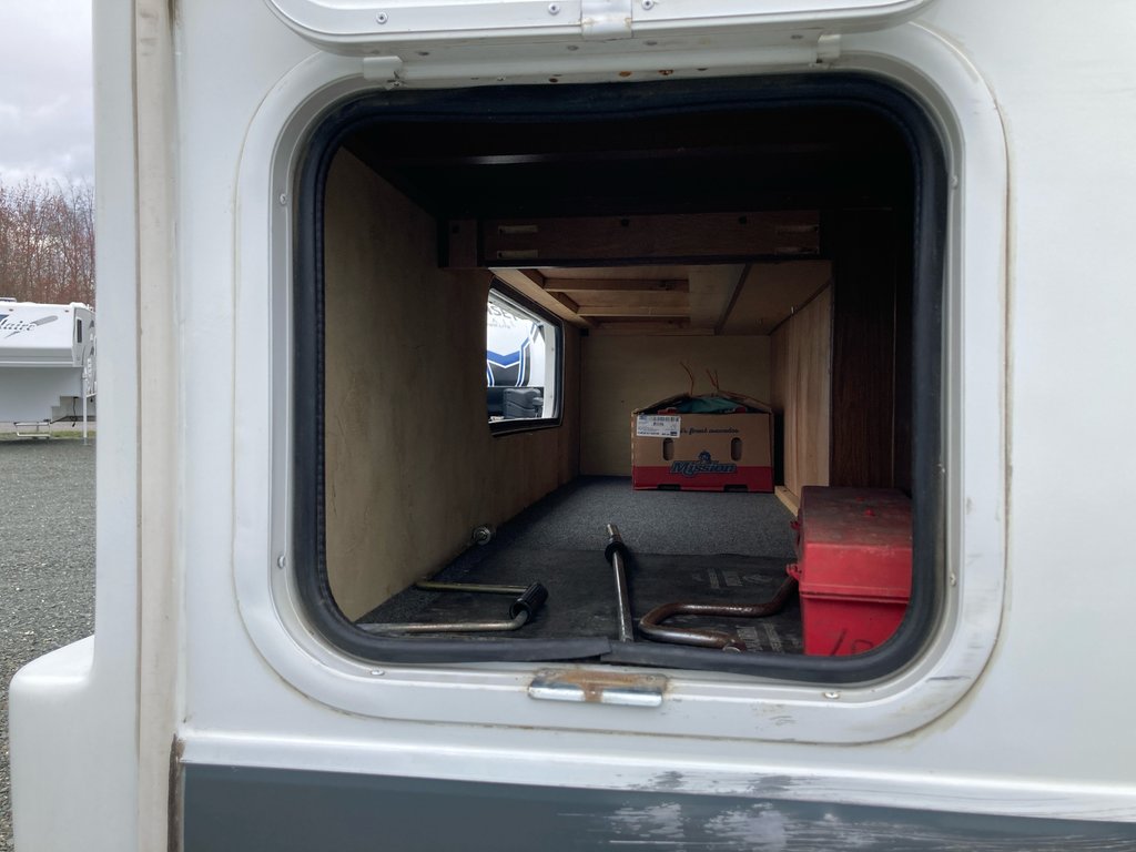 2012 NORTHWOOD ARCTIC FOX 29L in Terrace, British Columbia - 3 - w1024h768px