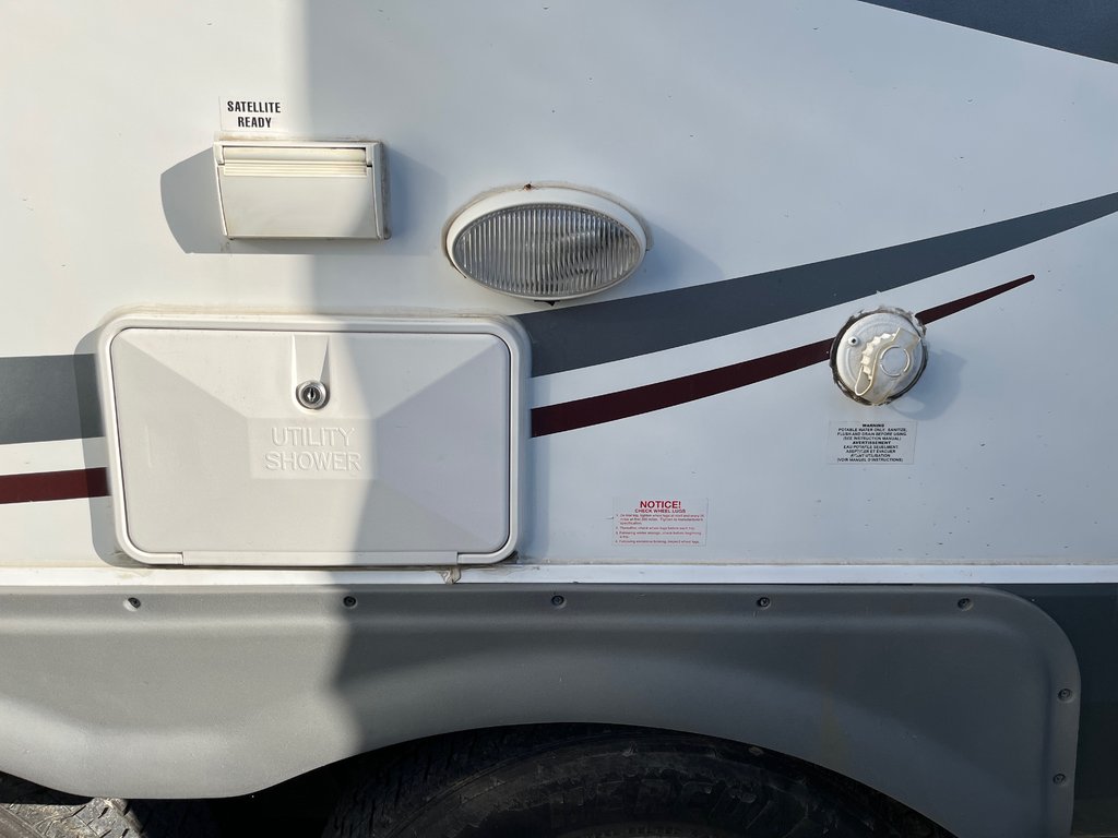 2012 NORTHWOOD ARCTIC FOX 29L in Terrace, British Columbia - 17 - w1024h768px