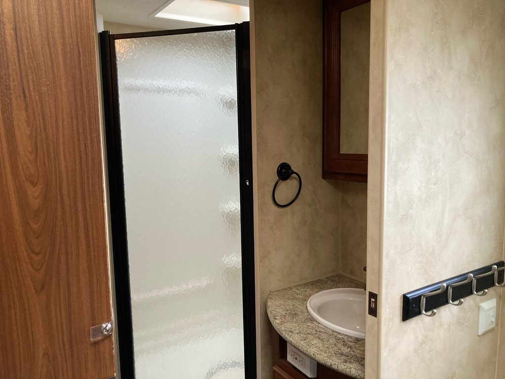 2012 NORTHWOOD ARCTIC FOX 29L in Terrace, British Columbia - 8 - w1024h768px