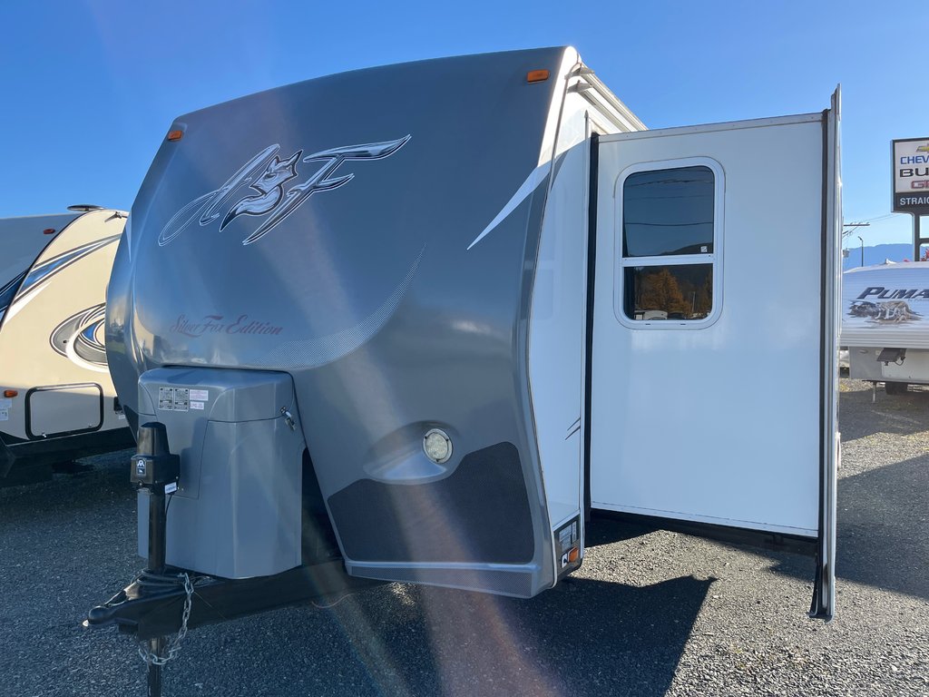 2012 NORTHWOOD ARCTIC FOX 29L in Terrace, British Columbia - 14 - w1024h768px
