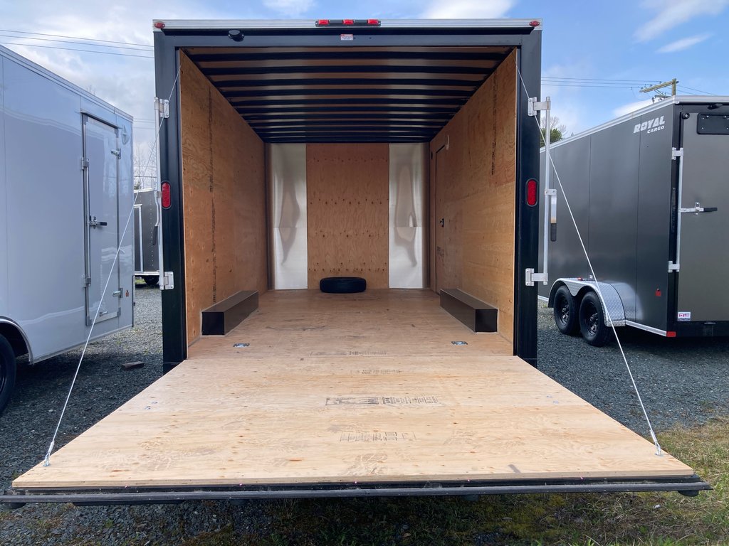 2025 Southland Royal LCHT35-816-86 in Terrace, British Columbia - 5 - w1024h768px