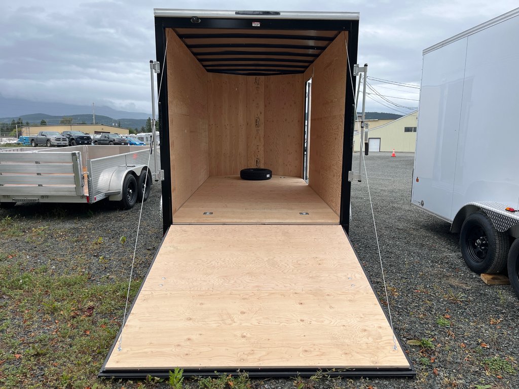 2026 Southland Royal LCHT35-716V-86R in Terrace, British Columbia - 4 - w1024h768px