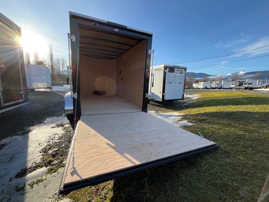 2026 Southland Royal LCHT35-614V-78R in Terrace, British Columbia - 3 - w1024h768px