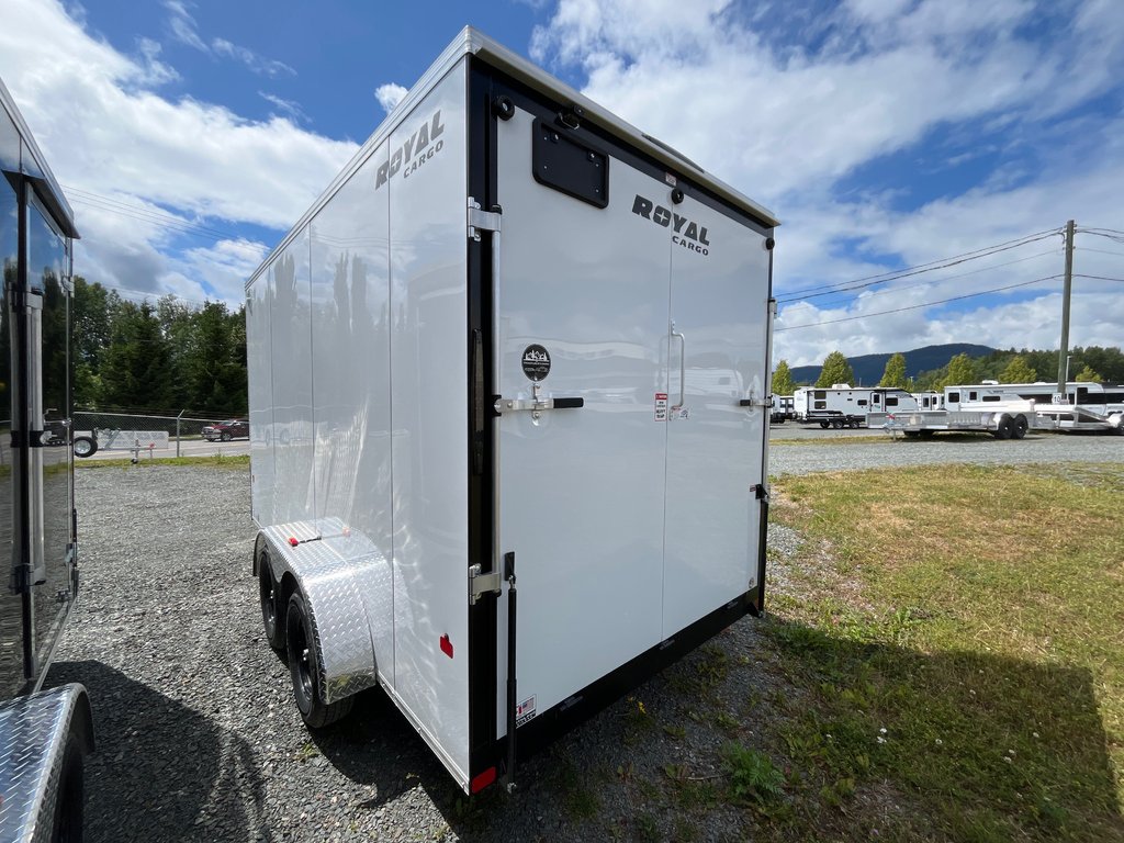 2026 Southland Royal LCHT35-716V-86R in Terrace, British Columbia - 3 - w1024h768px