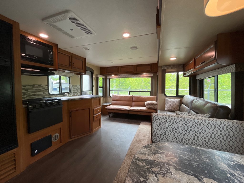 2017 Starcraft Launch Ultra Light 26RLS in Terrace, British Columbia - 7 - w1024h768px