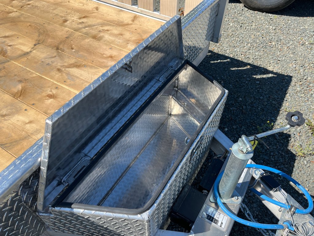 2026 Stronghaul UATS-82X16-DR in Terrace, British Columbia - 5 - w1024h768px