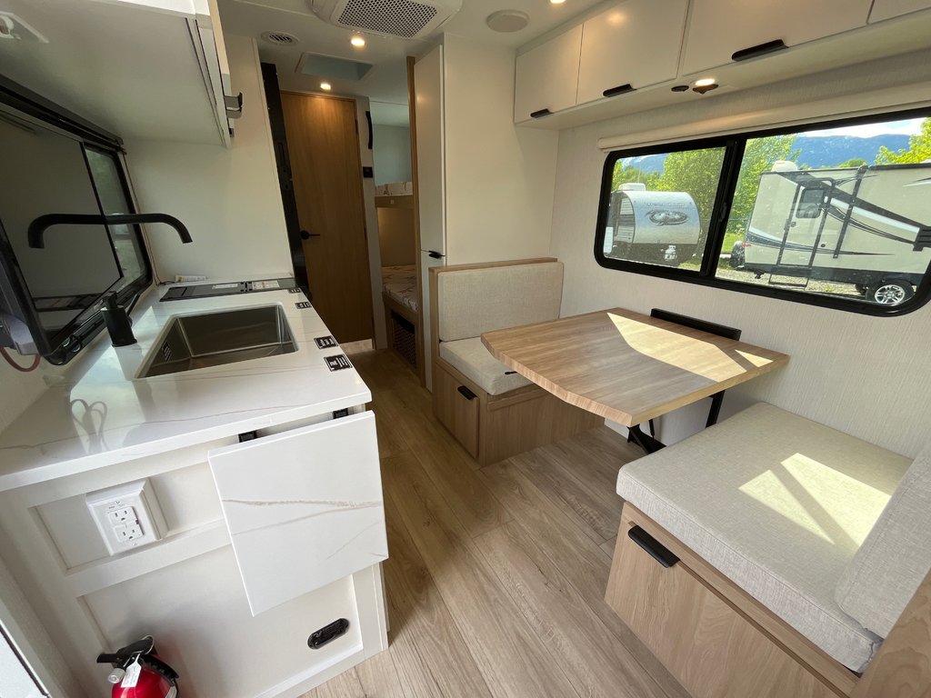 2026 Winnebago MICRO MINNIE 1800BH in Terrace, British Columbia - 6 - w1024h768px