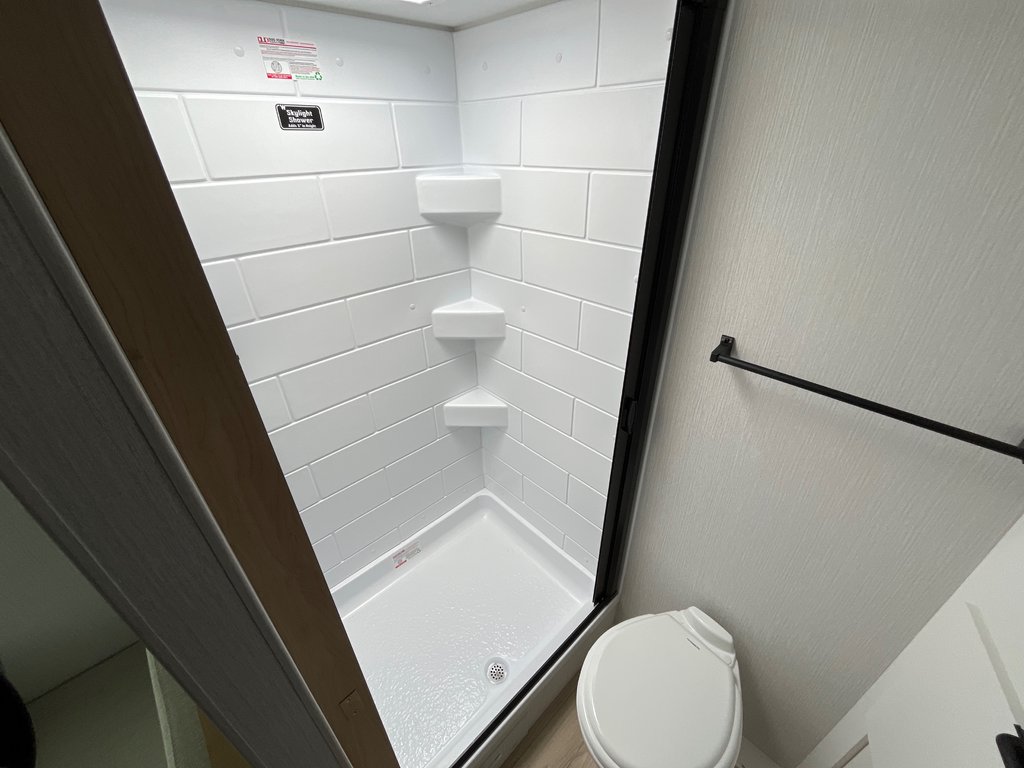 2026 Winnebago MICRO MINNIE 2000MRB in Terrace, British Columbia - 8 - w1024h768px