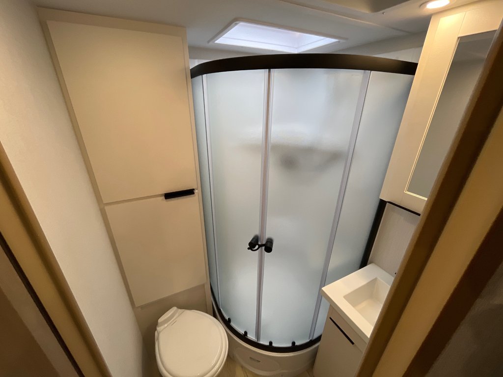 2026 Winnebago THRIVE 18FBS Thrive in Terrace, British Columbia - 14 - w1024h768px