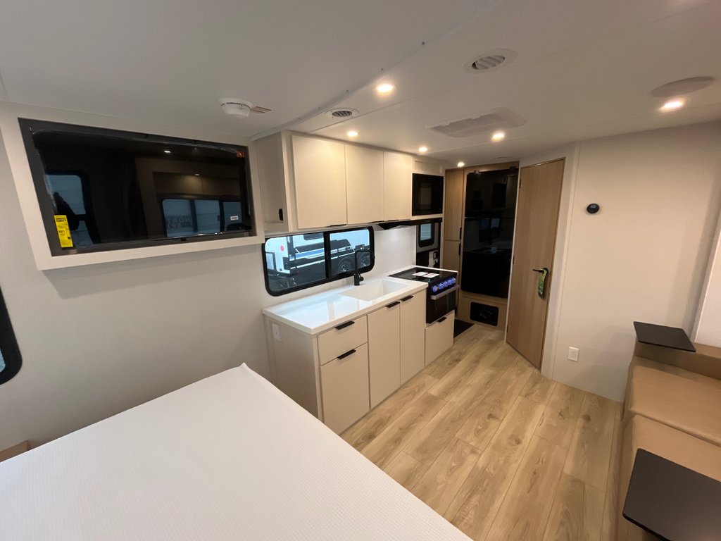 2026 Winnebago THRIVE 18FBS Thrive in Terrace, British Columbia - 9 - w1024h768px