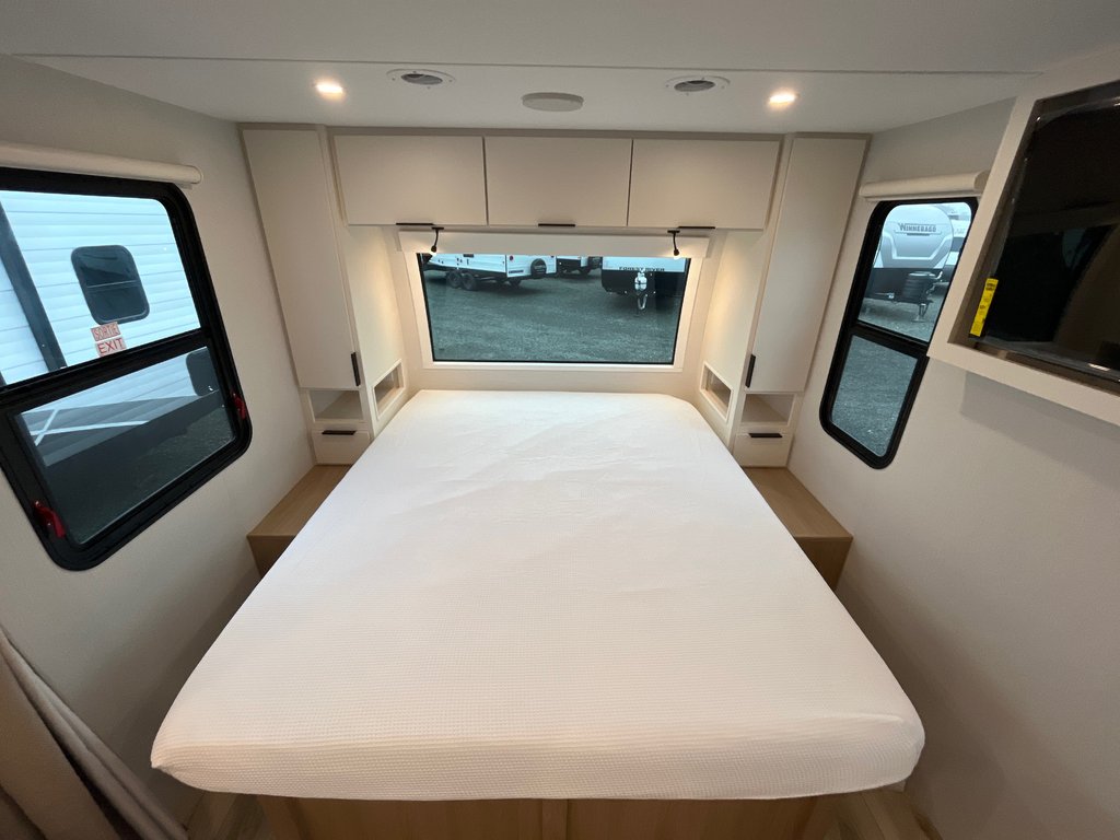 2026 Winnebago THRIVE 18FBS Thrive in Terrace, British Columbia - 10 - w1024h768px