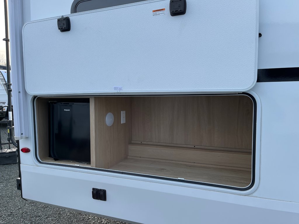 2026 Winnebago Thrive 22MBH Thrive in Terrace, British Columbia - 6 - w1024h768px