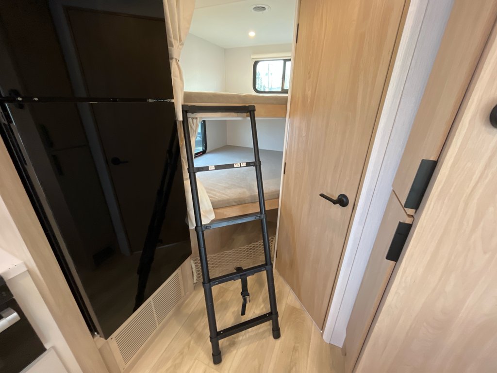 2026 Winnebago Thrive 22MBH Thrive in Terrace, British Columbia - 13 - w1024h768px