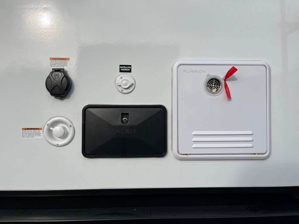 2026 Winnebago Thrive 22MBH Thrive in Terrace, British Columbia - 4 - w1024h768px