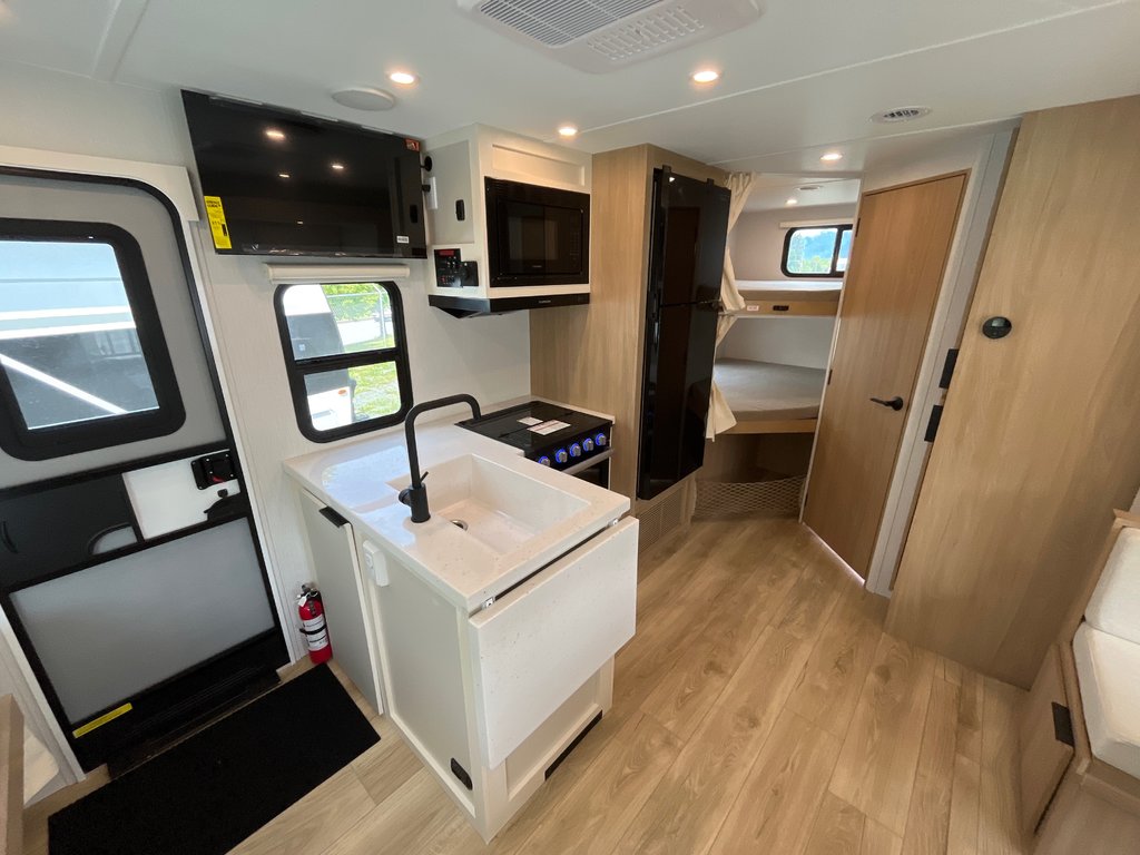 2026 Winnebago THRIVE 22MBH in Terrace, British Columbia - 11 - w1024h768px